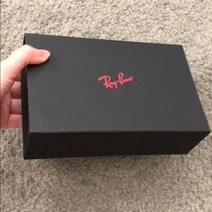 Rayban magnetic box